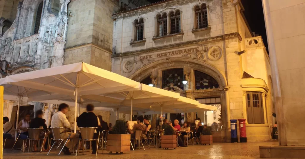Café Santa Cruz​ Coimbra Portugal