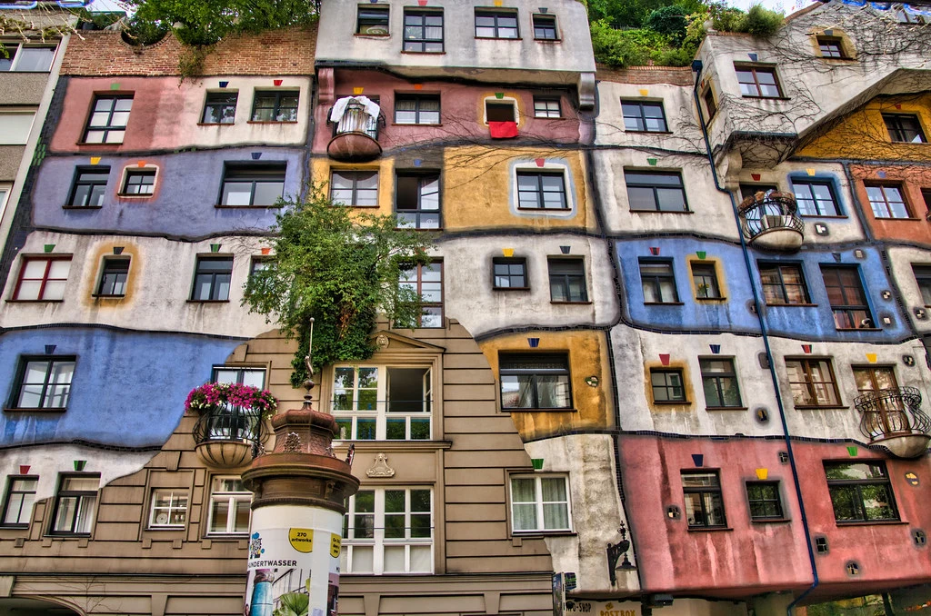 Hundertwasserhaus​ Vienna Colorfull Houses