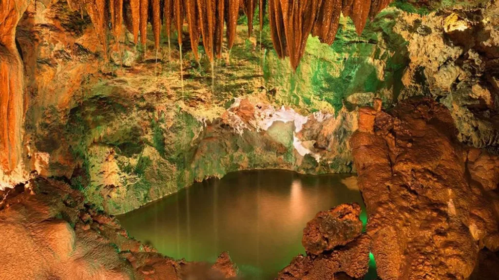Caves of Mira de Aire​